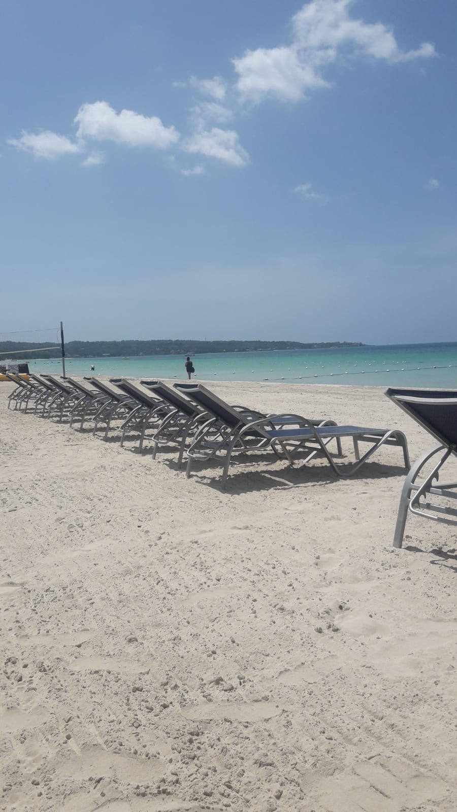 beach01.jpg