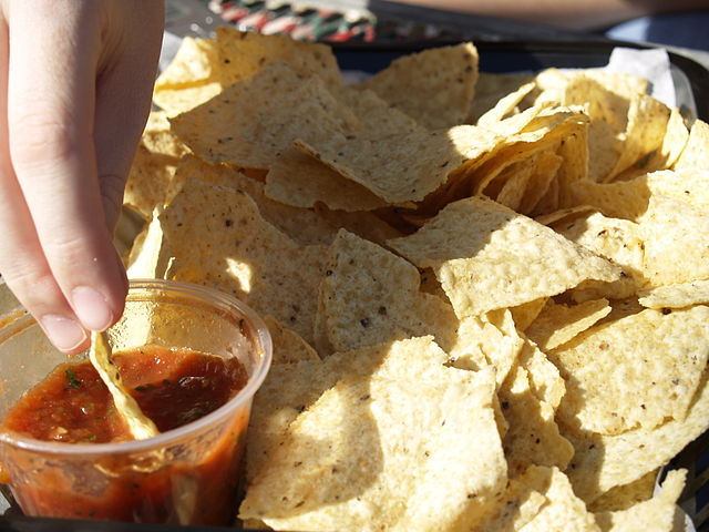 640px-Flickr_-_cyclonebill_-_Chips_og_salsa_(1).jpg