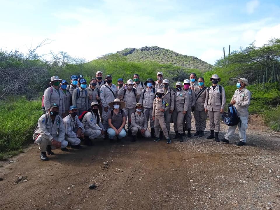 Grupo de guardas parques.jpg