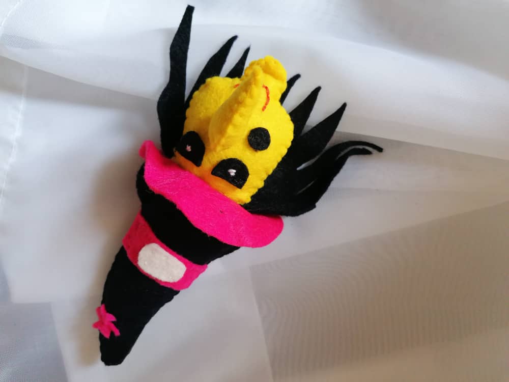 felt-whi-doll (4).jpeg