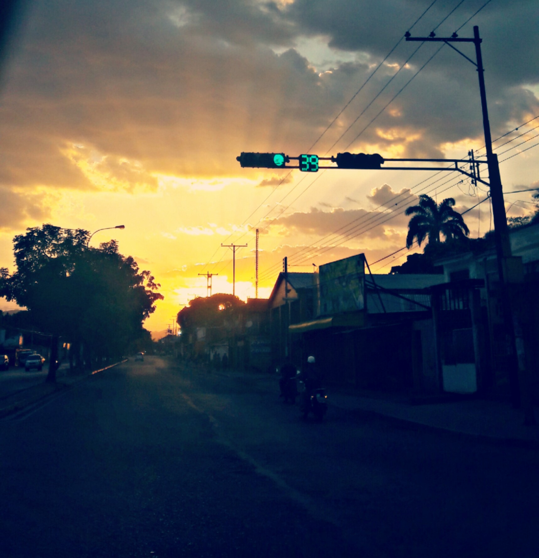 PicsArt_05-29-06.53.03.jpg