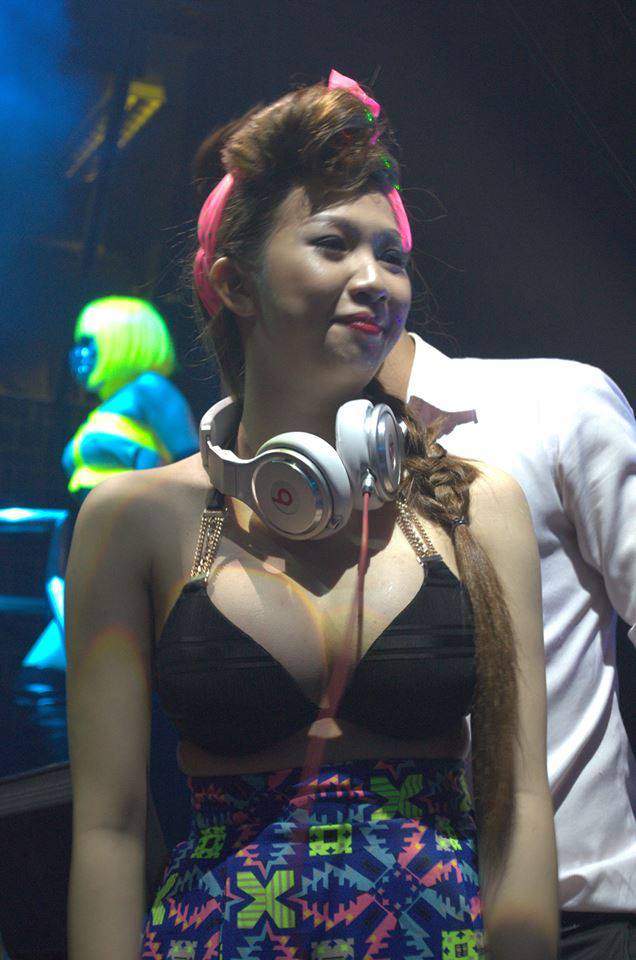 2013-08-13 - Tuesday - 01:35 AM - Facebook - ASOV - Another DJ 1095037_10151803318450446_965828429_n.jpg