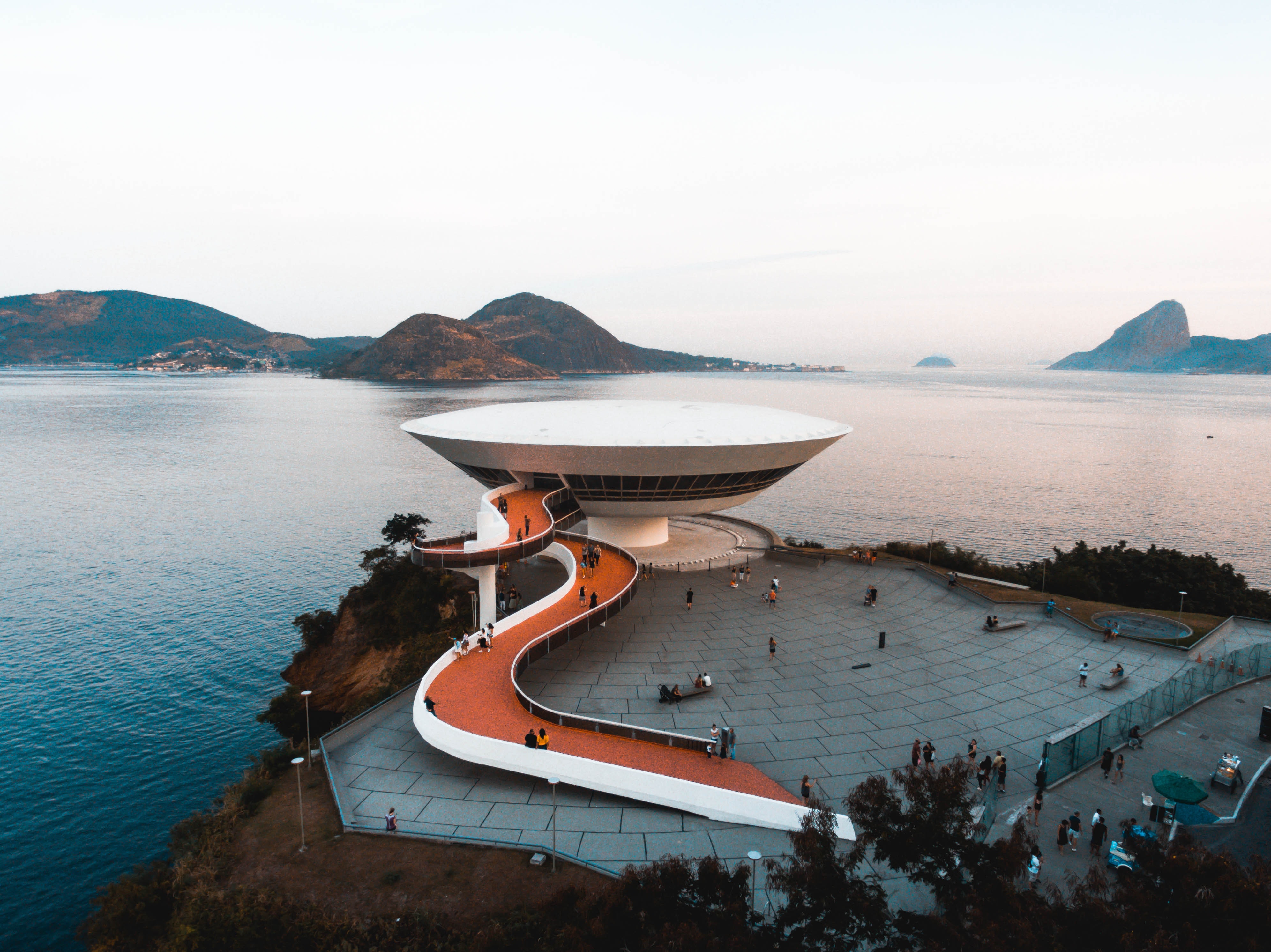 white-concrete-building-beside-body-of-water-1959065.jpg