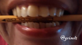 SONRISA%20CON%20LAPIZ.jpg