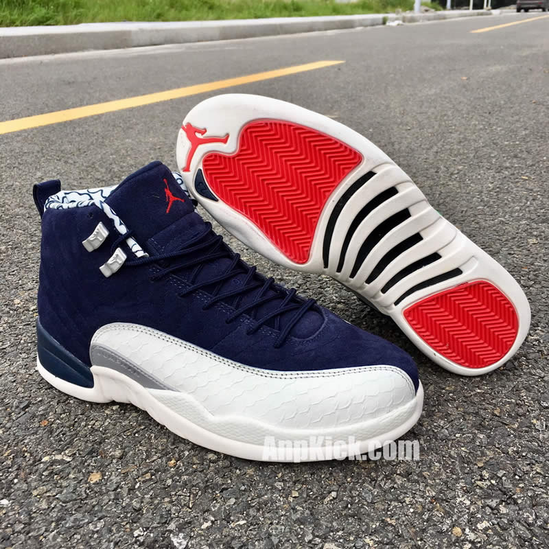 international flight 12's