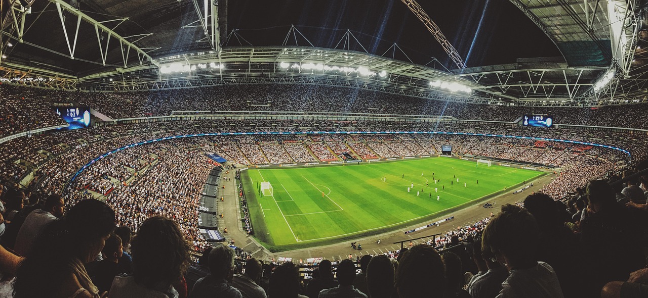 pexels-audience-1866738_1280.jpg