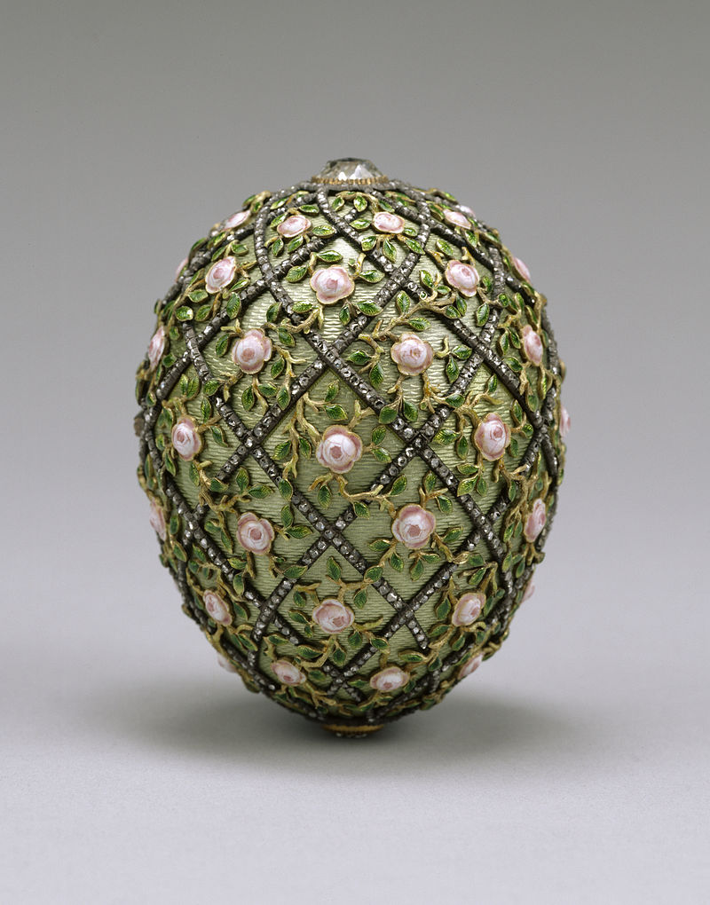 800px-House_of_Fabergé_-_Rose_Trellis_Egg_-_Walters_44501.jpg