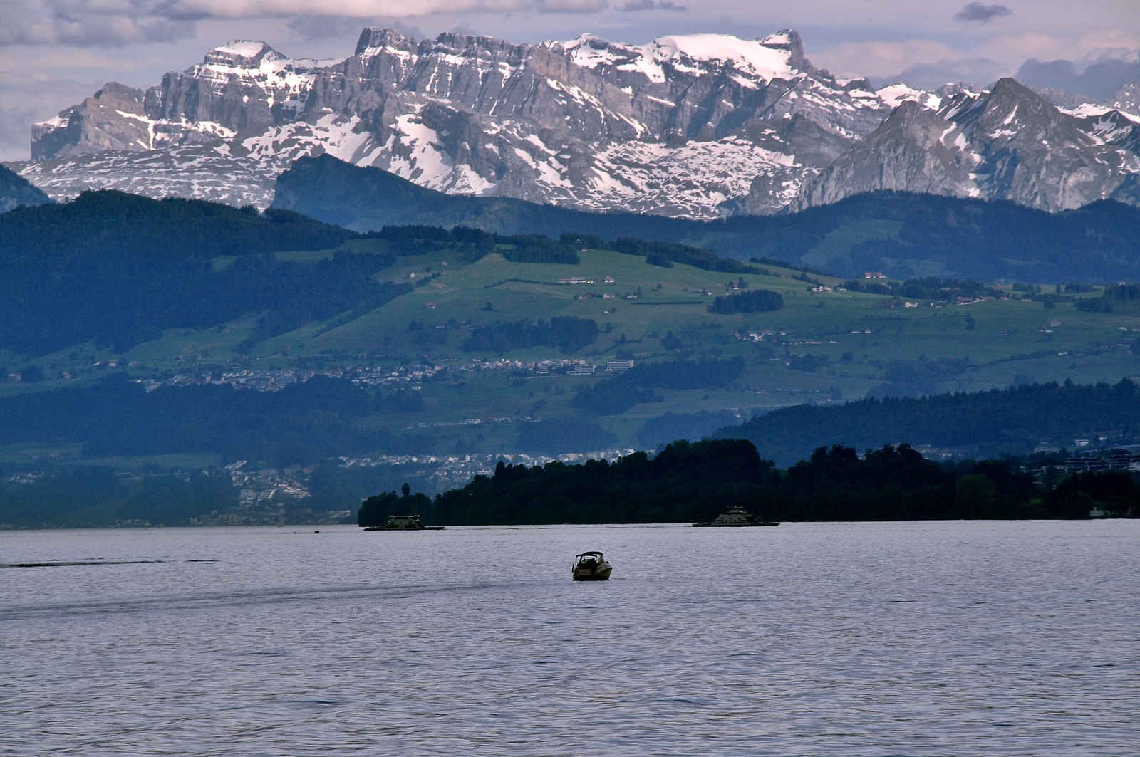 Lake_Zurich,_Switzerland.JPG