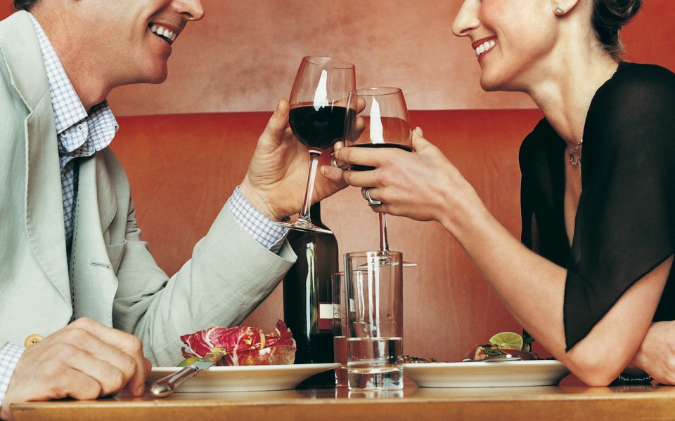 couple-on-a-date1-960x600.jpg