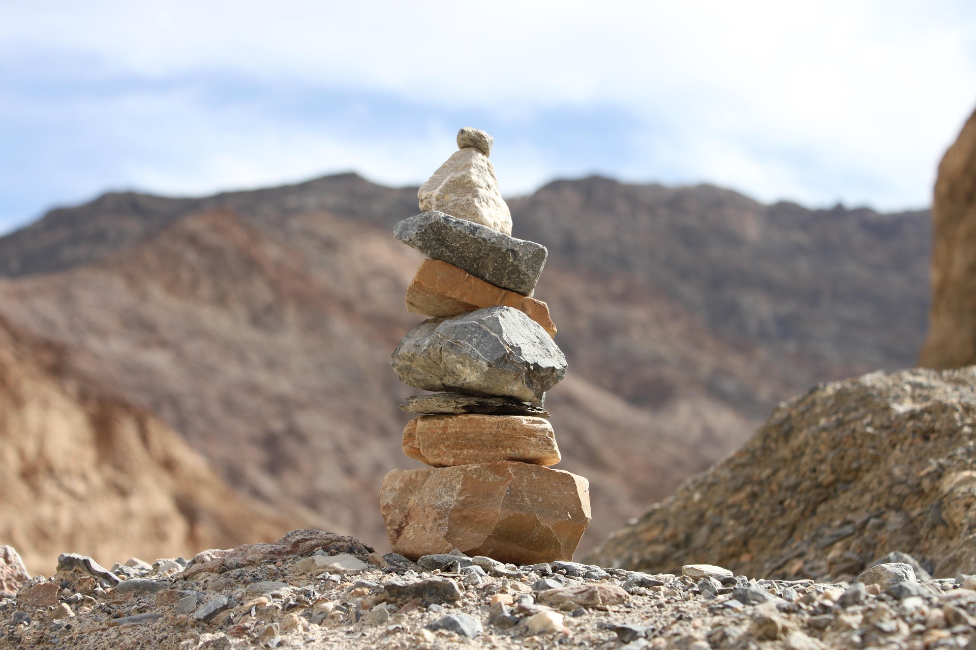 meeeeting-stones-3809796_1920.jpg