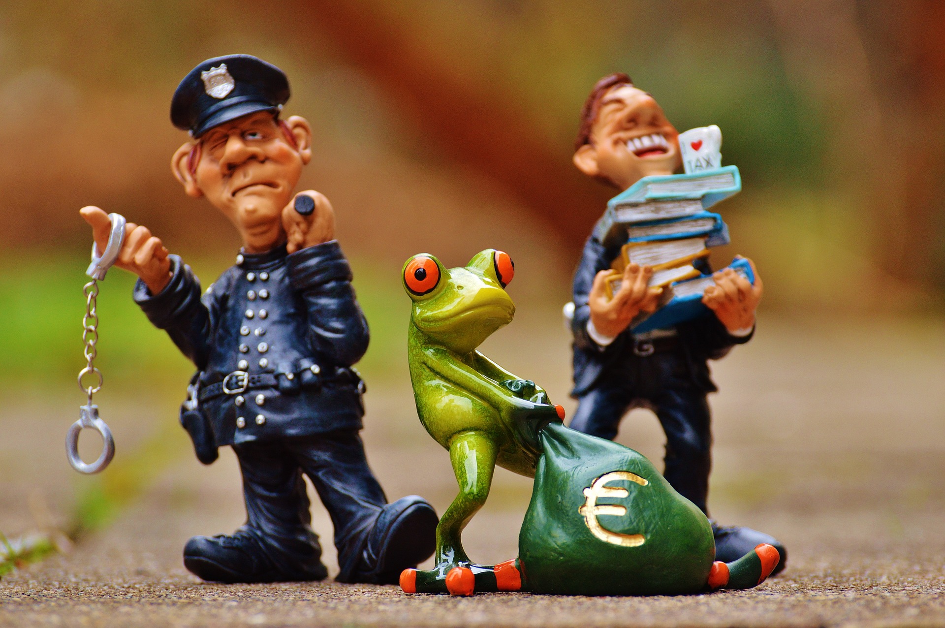 taxes-1234784_1920.jpg