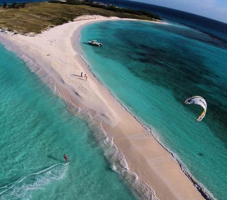 deportes en los roques.jpg