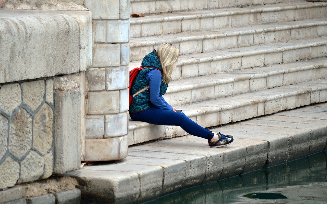 loneliness-1879453_1280.jpg