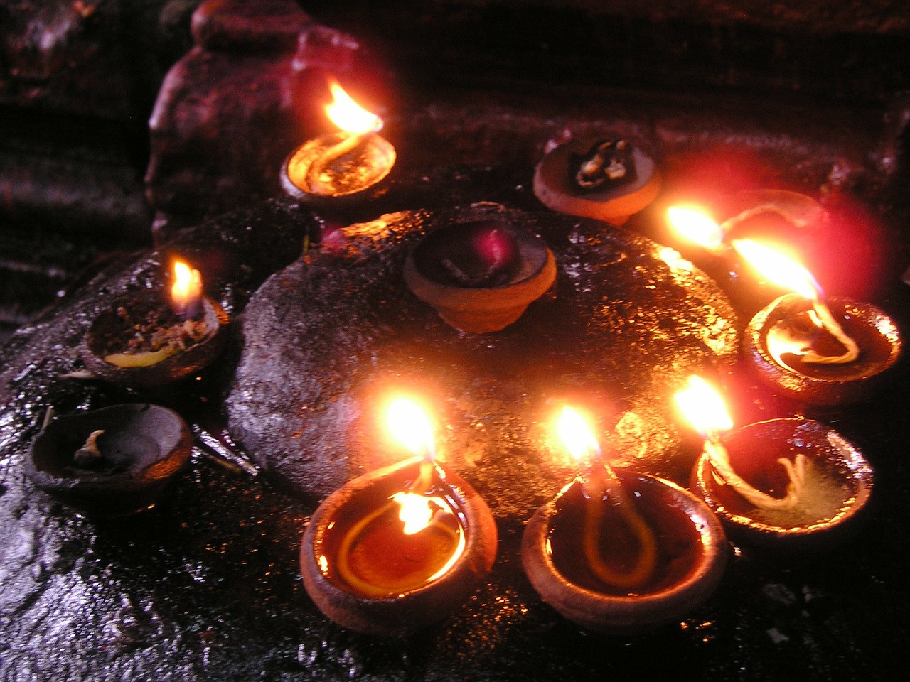 prayer-candles-334_1280.jpg