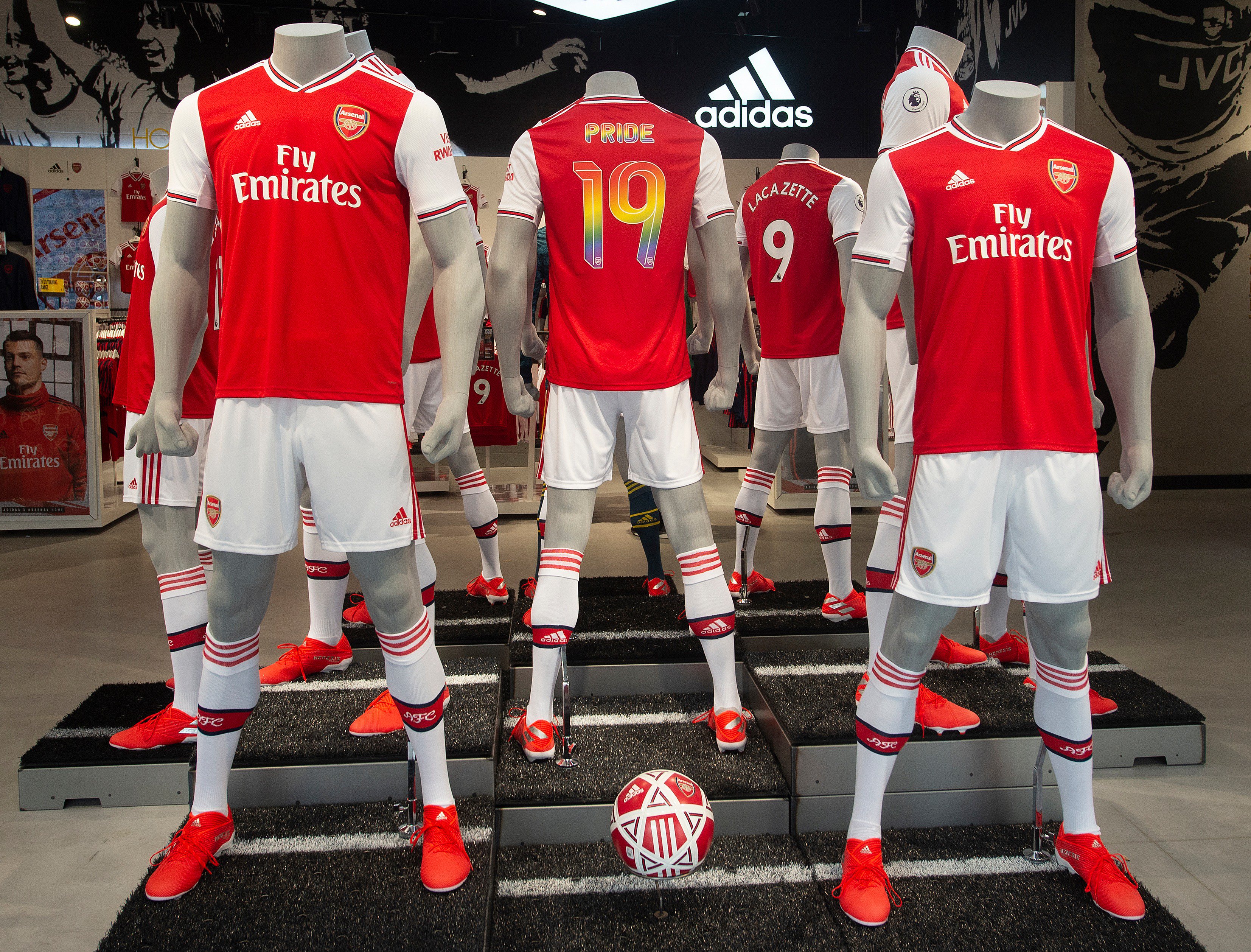 Arsenal 2019 home kit