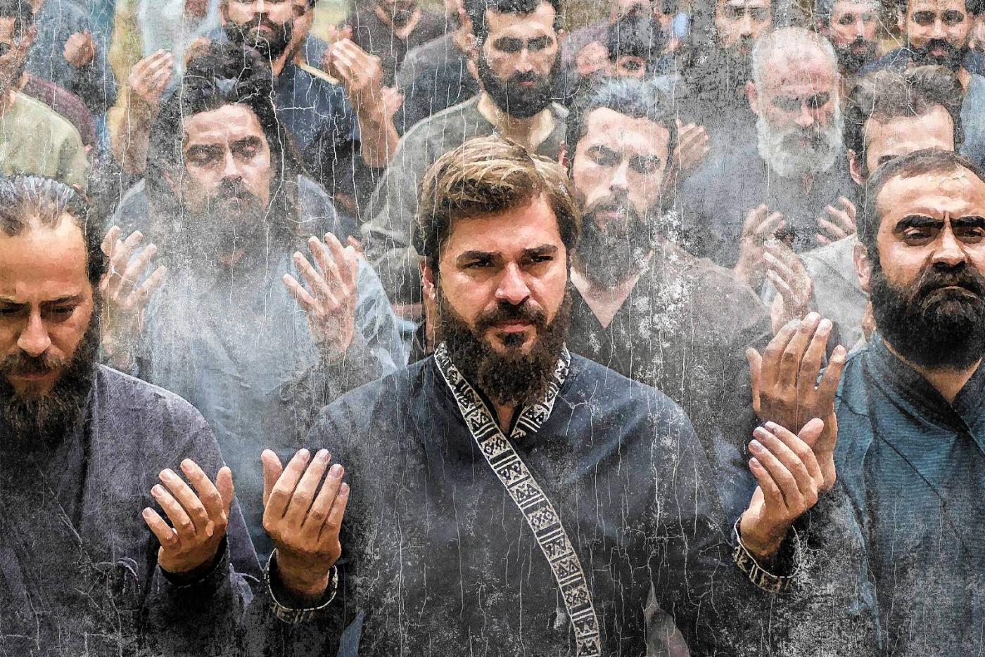Ertugrul in prayer copyright TRT.jpg