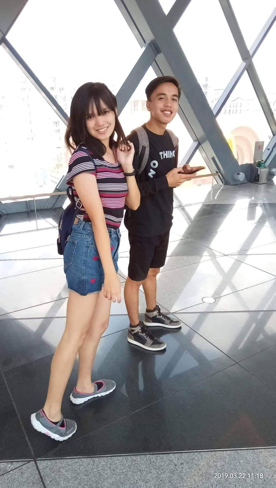 Bro%20and%20me%20at%20airport.jpg