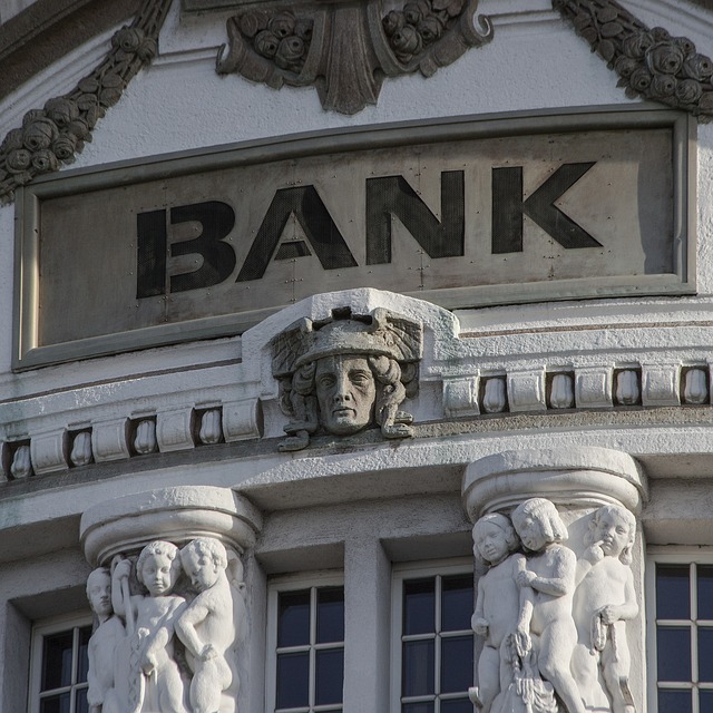 bank-2907728_640.jpg