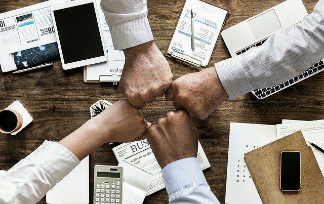 teamwork-g0e8d259ae_640.jpg