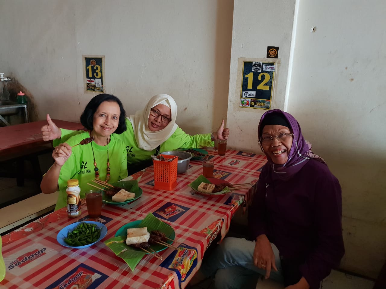 Puncak makan sate marangi.jpg