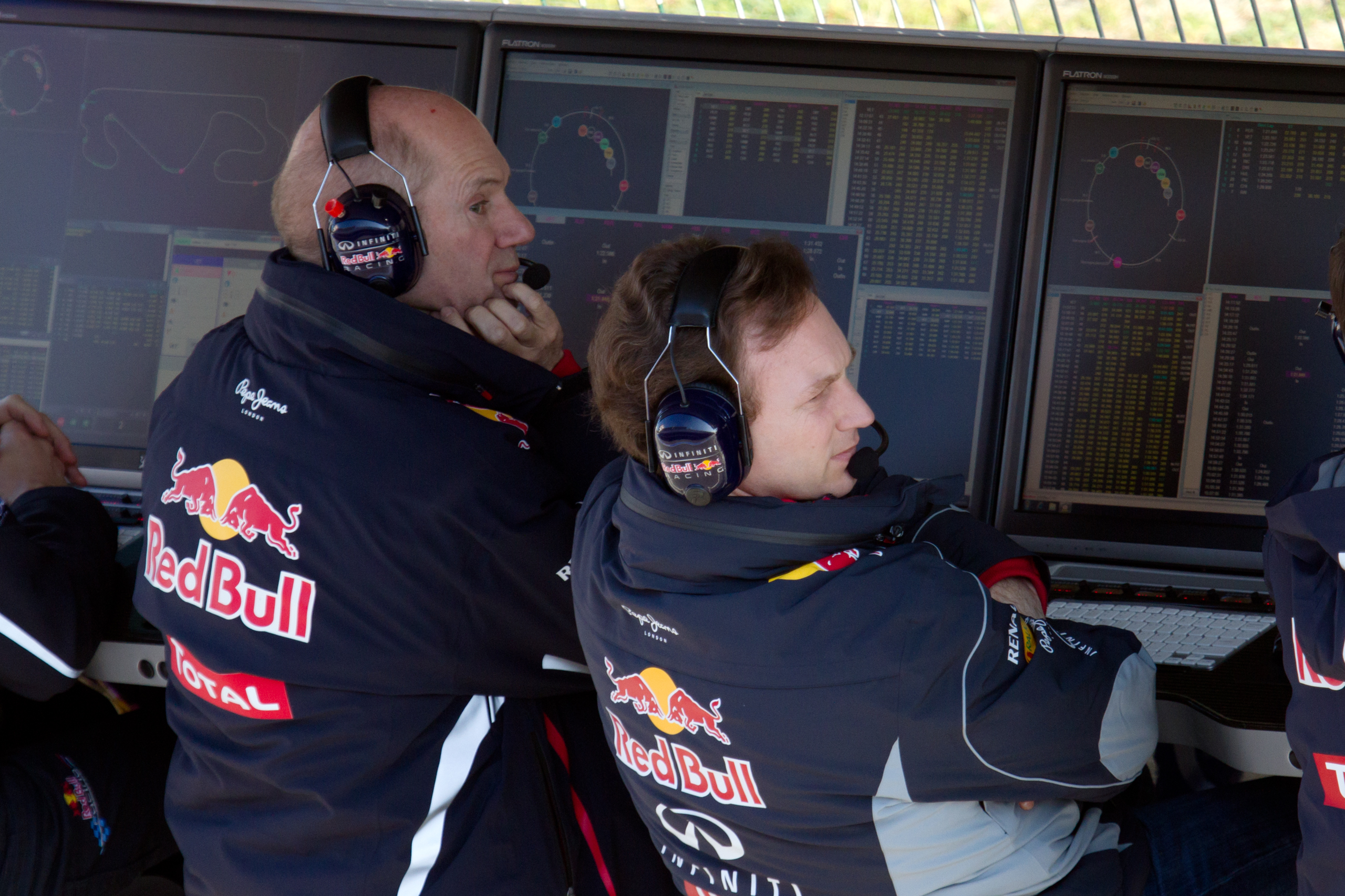 Christian_Horner_and_Adrian_Newey_2013_Catalonia_test_(19-22_Feb).jpg