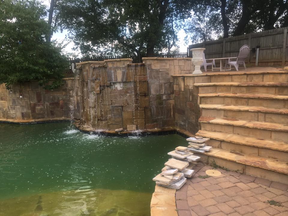 AAC6CE84-1C2B-45C0-85E0-C53C0225FDE5.jpeg)
It was absolutely heartbreaking to see such a Beautiful pool in such disarray .There were all kinds of little creatures that had made their home in my pool.... sorry everyone... it’s moving time.![