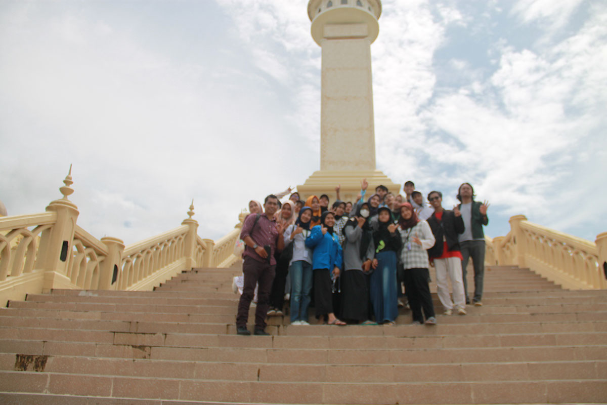 Monumen Malikussaleu_01.jpg
