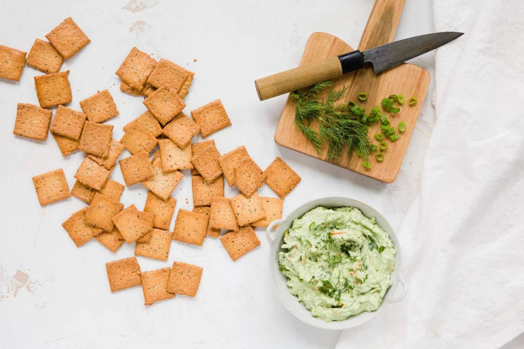 Best-Low-Carb-Crackers.webp