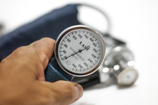 blood-pressure-monitor-3467664_640.jpg