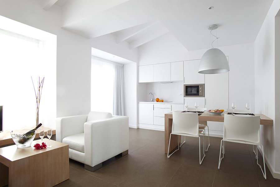 Sun Apartments 067.jpg