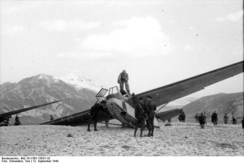 005 Comando de Rescate - Planeadores Operación Roble.jpg