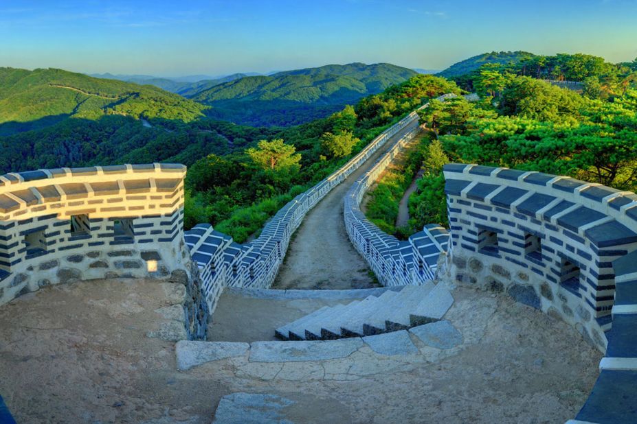 150421112828-beautiful-south-korea-namhansanseong-fortress.jpg