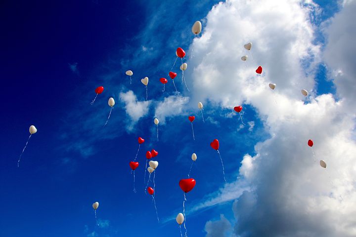 balloons-1046658__480(1).jpg