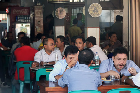 1209_Meski_sederhana_kedai_Solong_di_Ulee_Kareeng_terkenal_di_kalangan_menengah_ke_atas_2.jpg