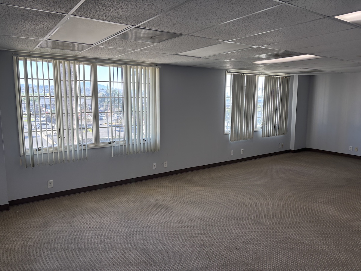 172-tustin-306-windows-1200-j.jpg