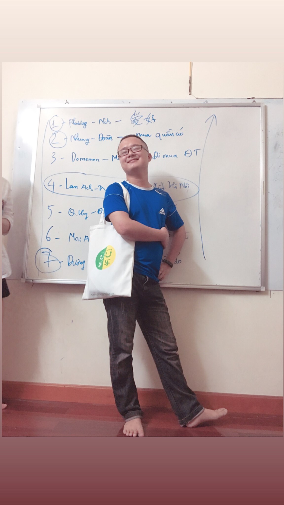 phuc đi học.jpg