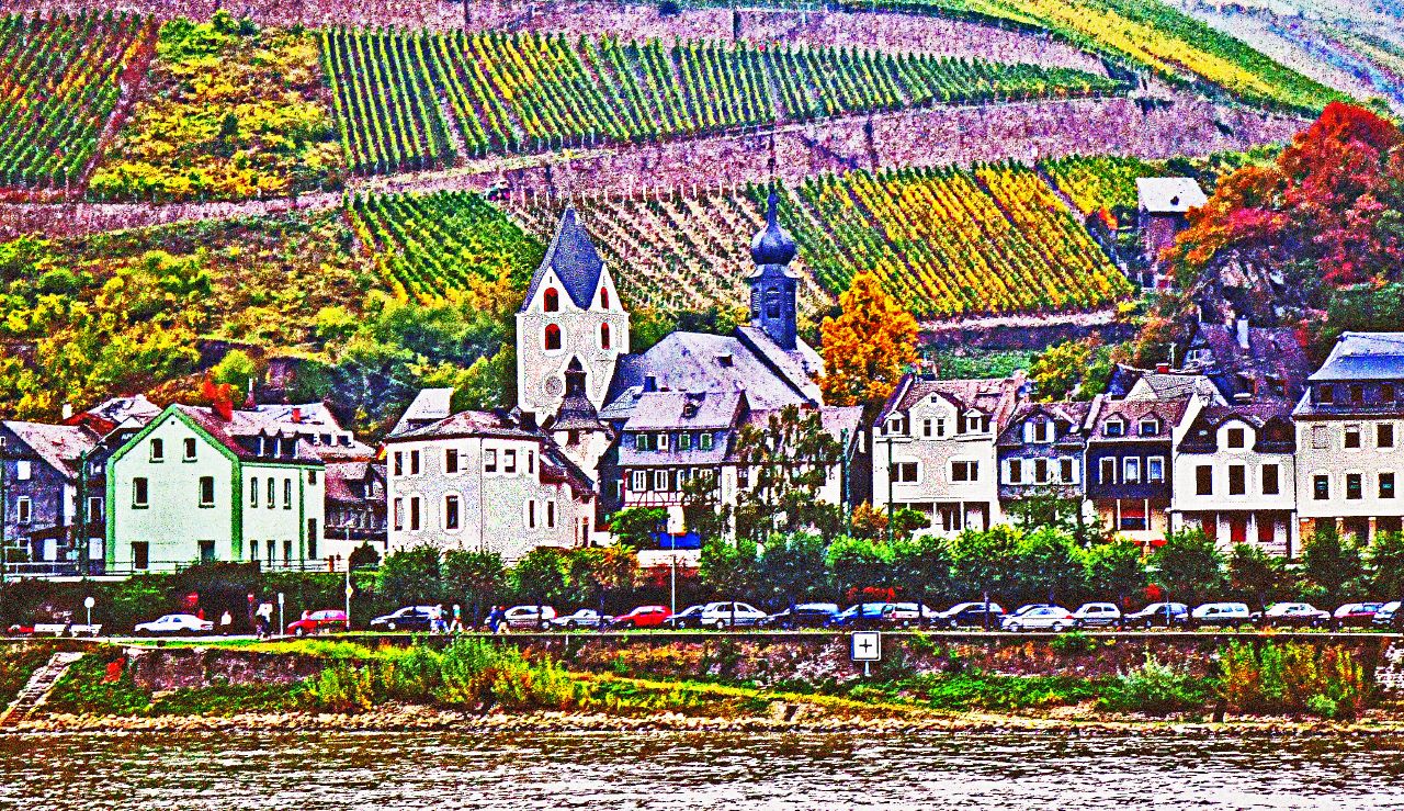 Rhein_Romantic-Rhine_Koblenz-to-Bingen_Kaub_by_Bill-Barber_CC_BY-NC_2-0_2040252772_35a126c6c2_o.jpg