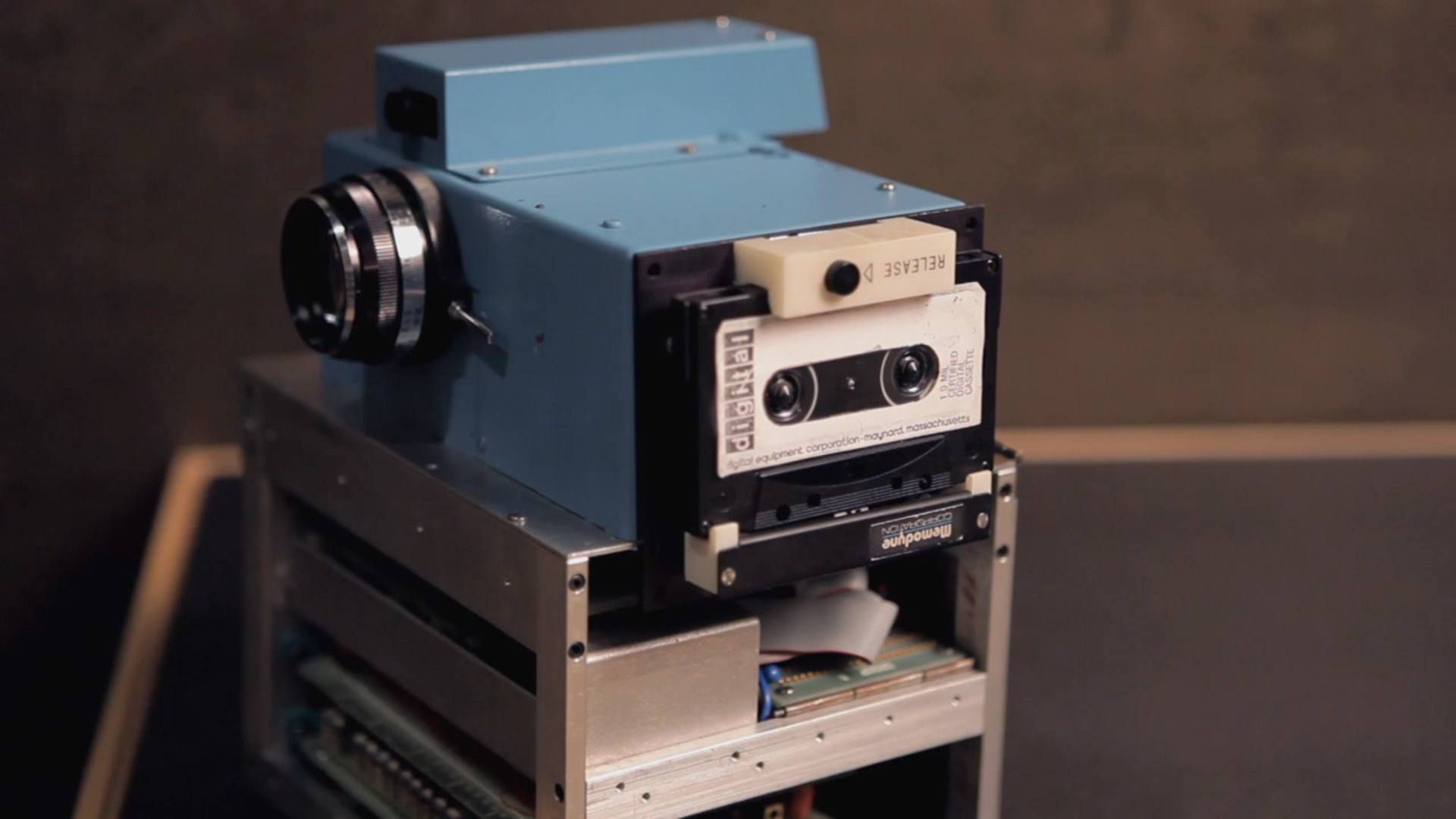worlds_first_digital_camera.jpg.optimal.jpg