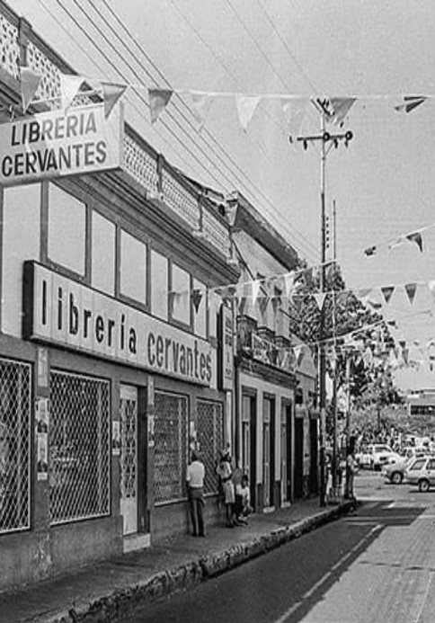 Calle Comercio - Libreria Cervantes.jpg