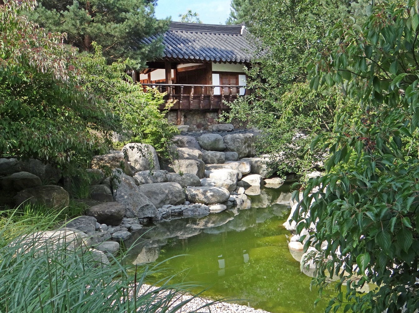 Le_jardin_coréen_de_Séoul_(Marzahn)_(9650441398).jpg