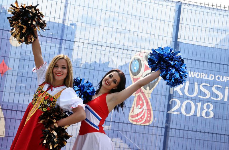 nhung-chan-dai-nong-bong-mua-world-cup-2018-9.jpg