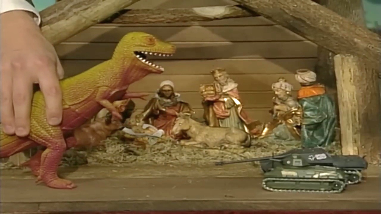 YTDown.com_YouTube_Nativity-Scene-Mr-Bean-Official_Media_q8tSq-fNNyk_001_720p(1).jpg