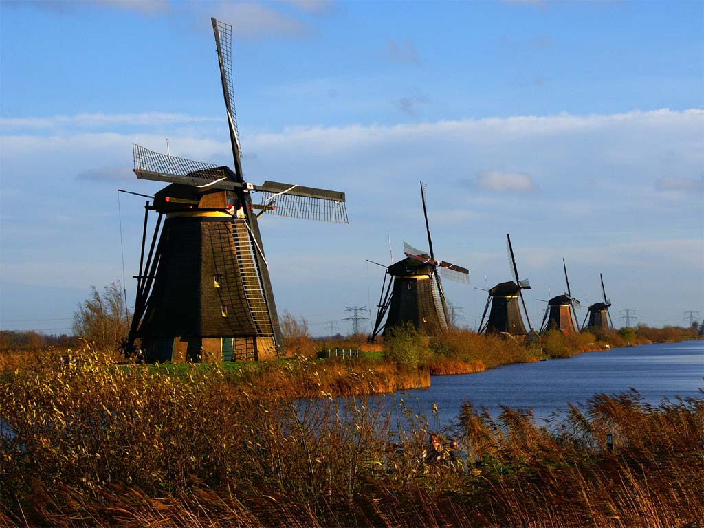 Os moinhos de vento históricos nos Países Baixos são ícones nacionais