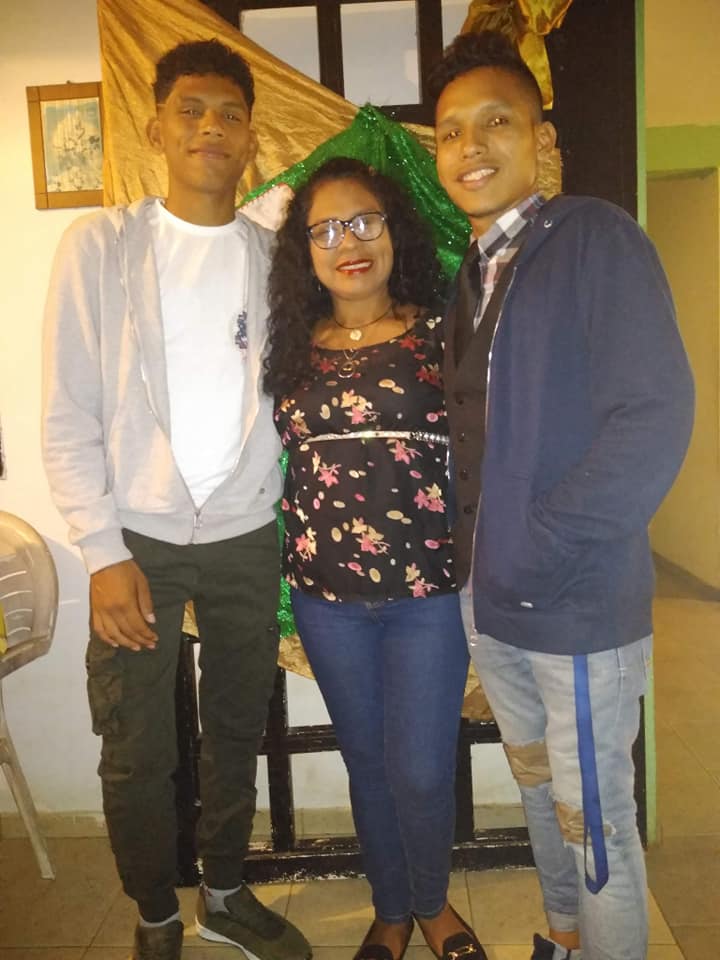 sujay e hijos.jpg