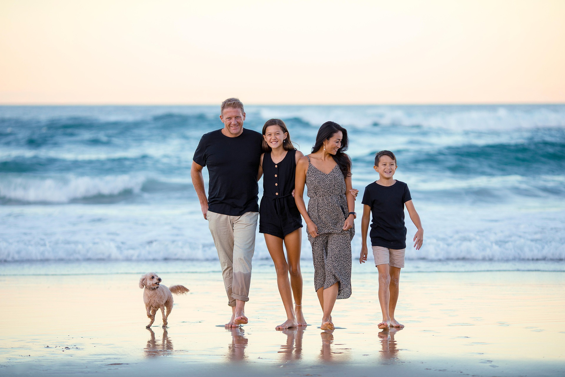 chillla70-family-6398107_1920.jpg