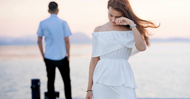 https://www.elitedaily.com/dating/how-to-break-up-with-someone-still-in-love-with/2078823