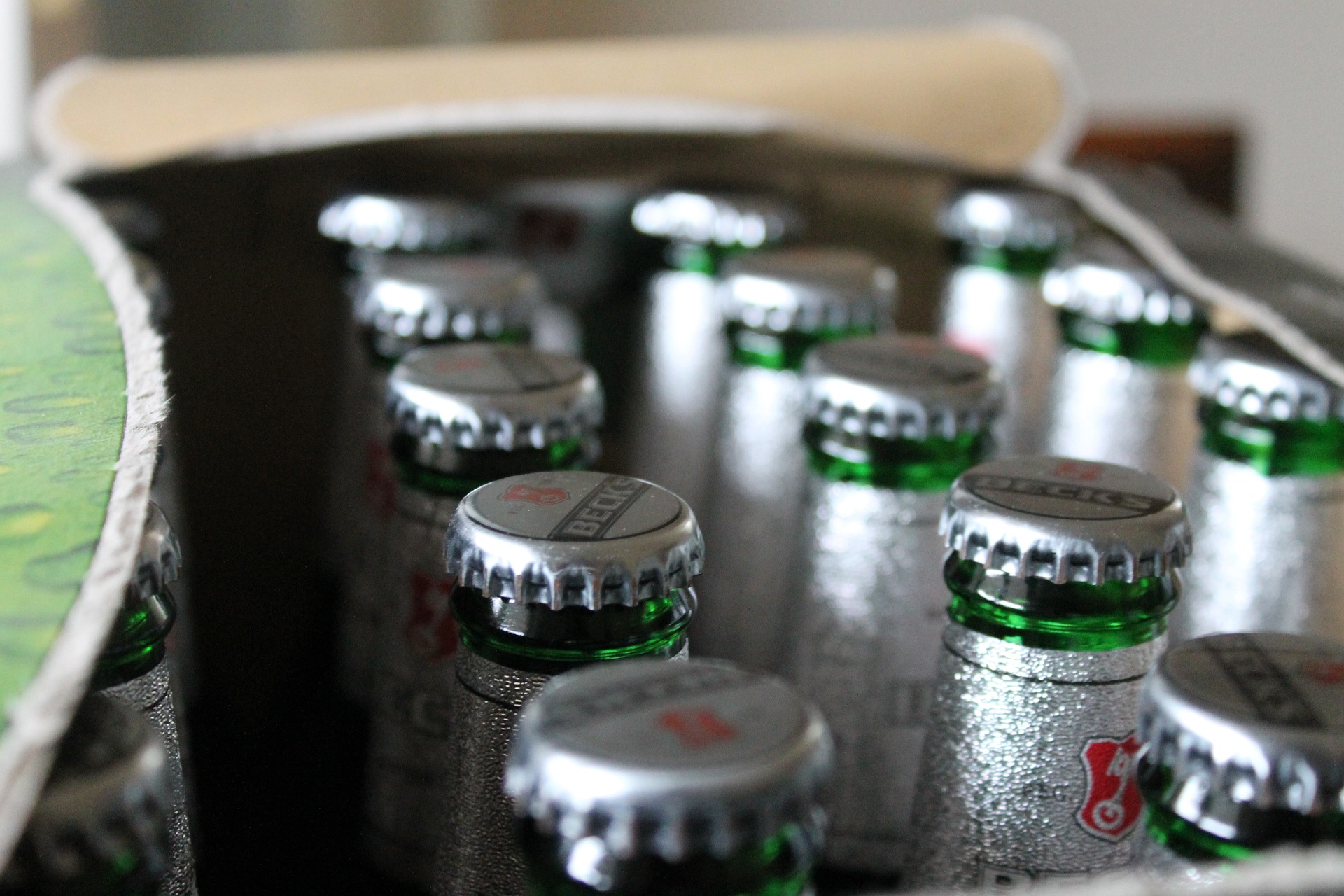 bottles-977762_1920.jpg