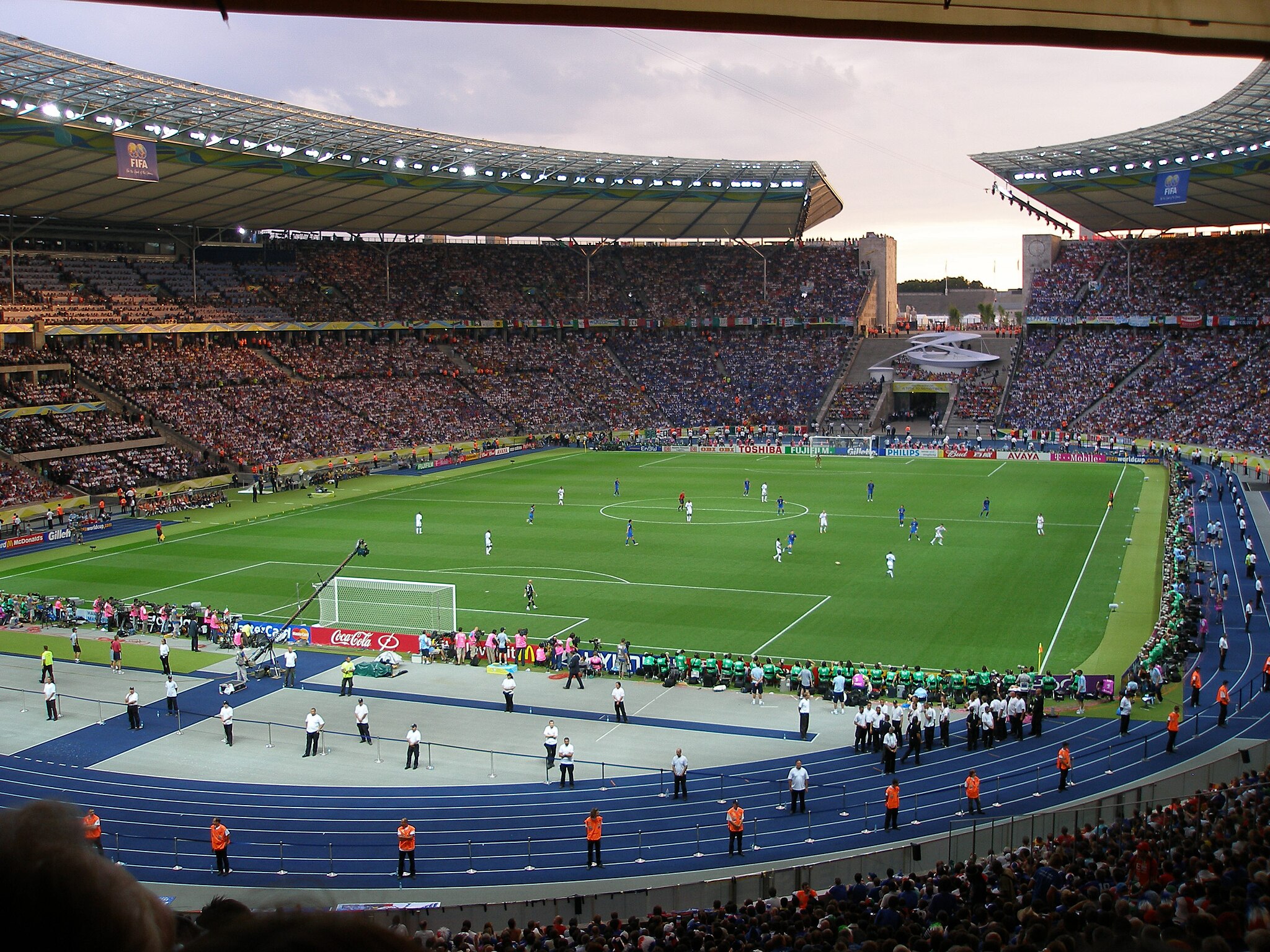 2048px-Football-stadium-berlin.jpg