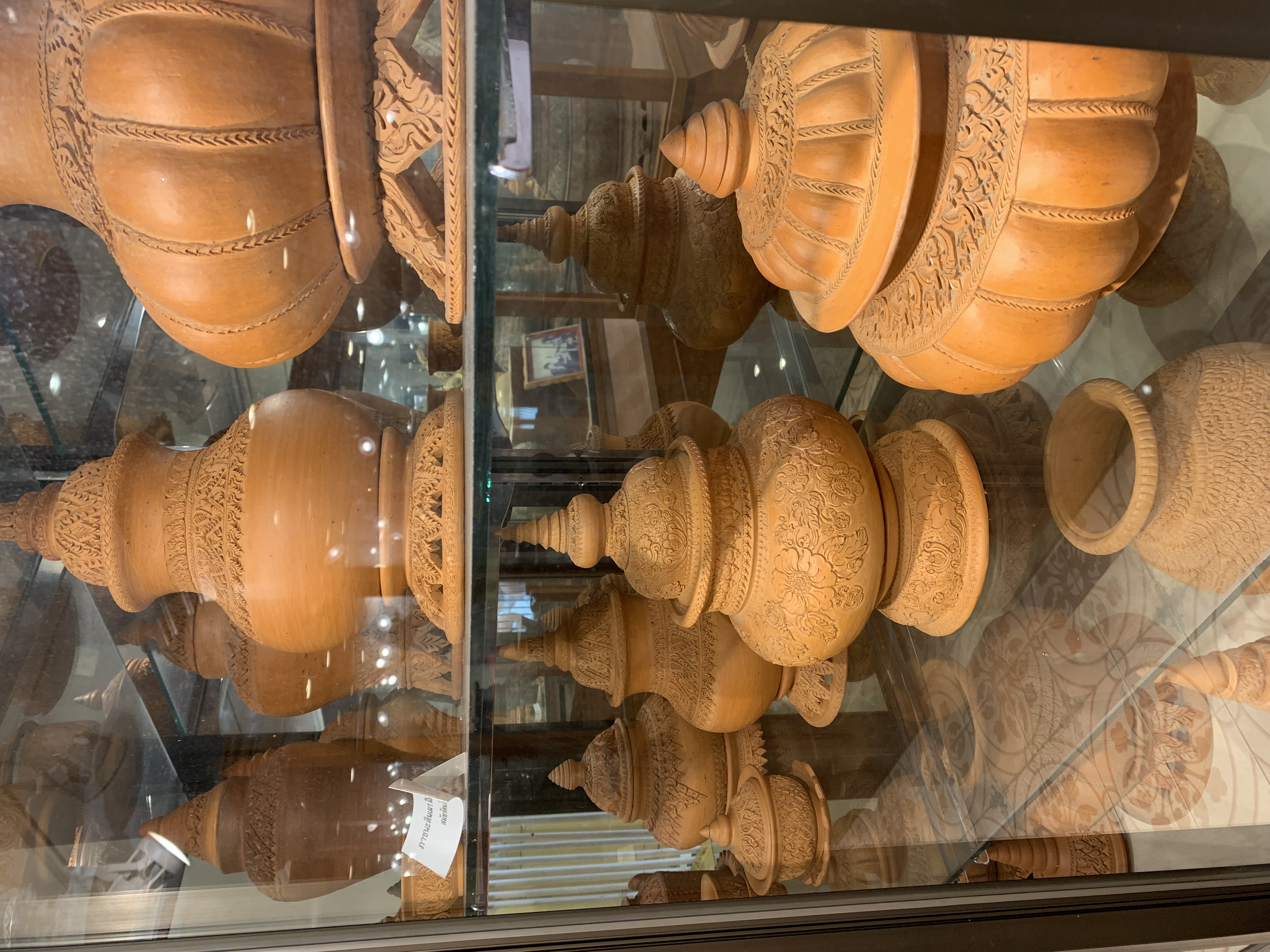 Thai Ceramics Exhibition Hall9.jpg