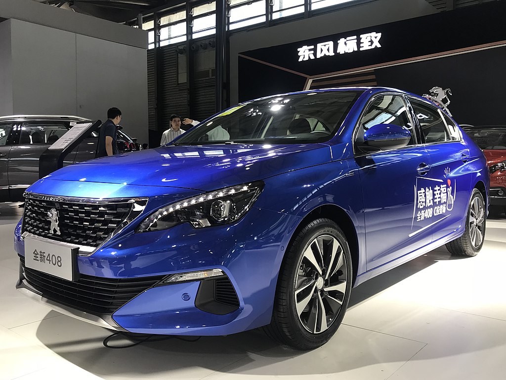 1024px-Peugeot_408_II_facelift_001.jpg